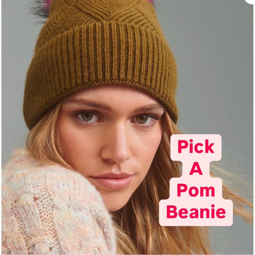 EC Anthropologie Beanie hat with faux fur detachable Pom olive green & black